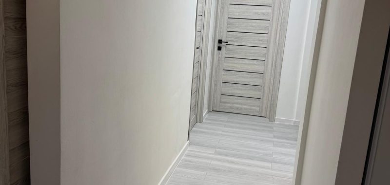 Apartament 3 camere, parter, decomandat, 69 mp, 15mp balcon